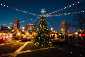 A festive Christmas market in Fells Point, Baltimore, with a tree in the middle.